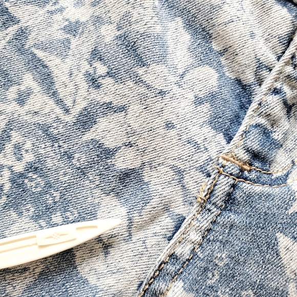 Free People floral print jeans - Picture 10 of 10